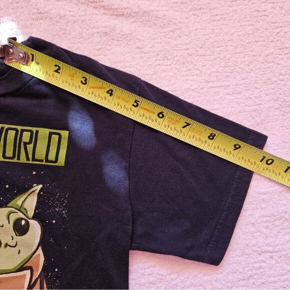 Boys size 6, 5/6 t shirts, Justice League, Batman, and Yoda - Picture 2 of 14